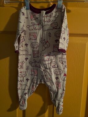 0-3 MONTHS BABY GIRL WONDER NATION FOOTED ONESIE
